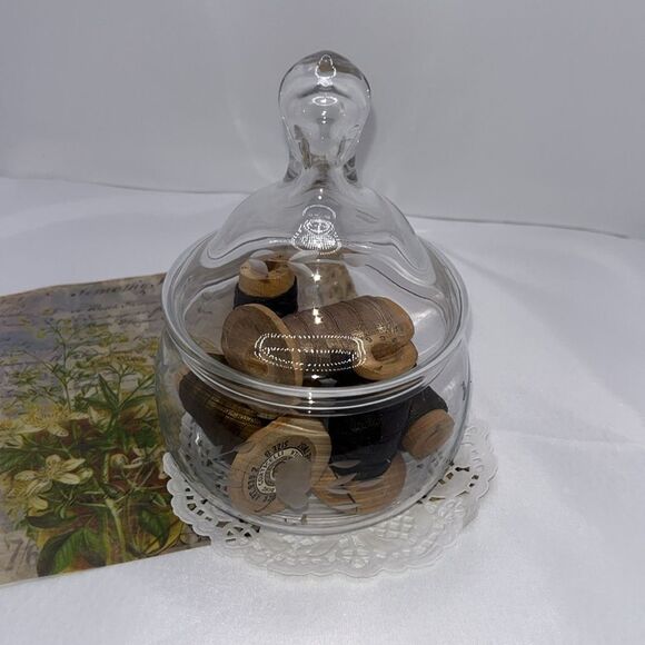 Farmhouse Clear Class Small Apothecary Jar White Floral 5 Earth Tone Spools - Picture 2 of 10